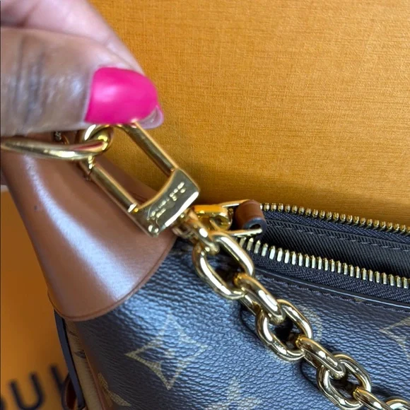 Louis Vuitton Reverse Monogram Canvas Loop Hobo - Picture 15 of 15